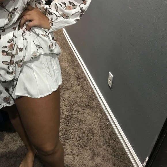 Conga Line Off the Shoulder Off-White Romper - Picture 3 of 6